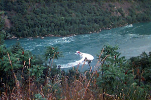[Photo: Motorboat ignoring Niagara River border]